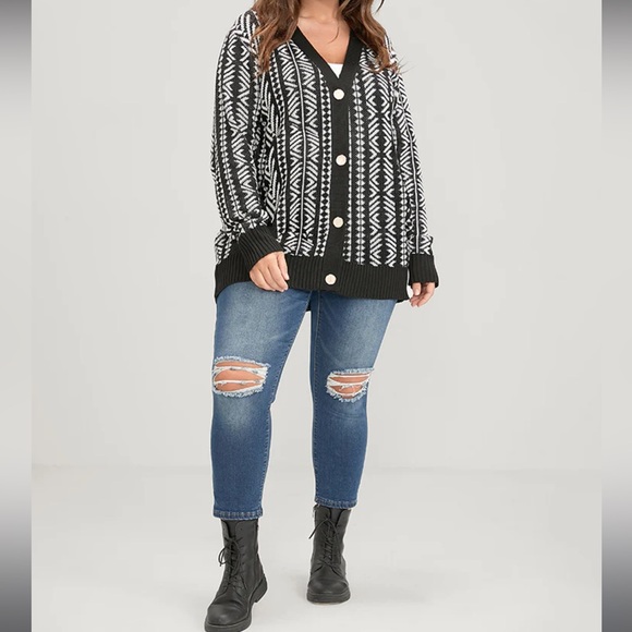 BLOOMCHIC Sweater - Picture 3 of 10